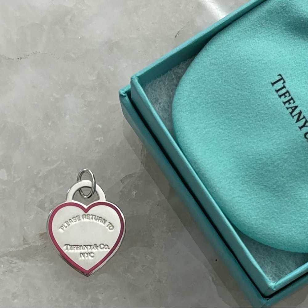 Authentic Tiffany & Co. Large 37mm Silver Heart Charm, pink enamel - Picture 10 of 14